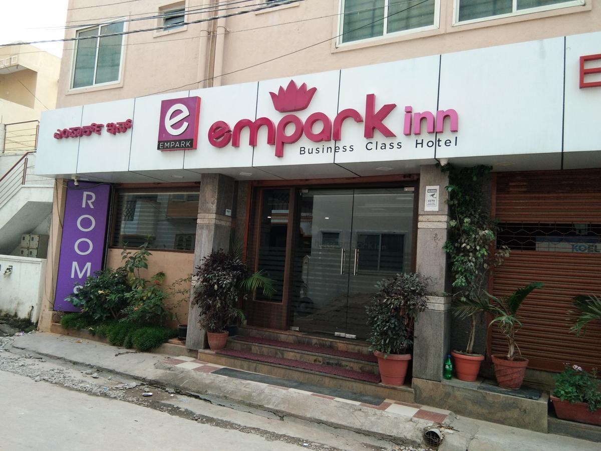 Empark Inn Bangalore Bagian luar foto